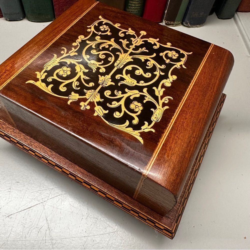 Antique handmade Cigarette box inlaid music box wooden antique cigarette holder - Picture 5 of 14